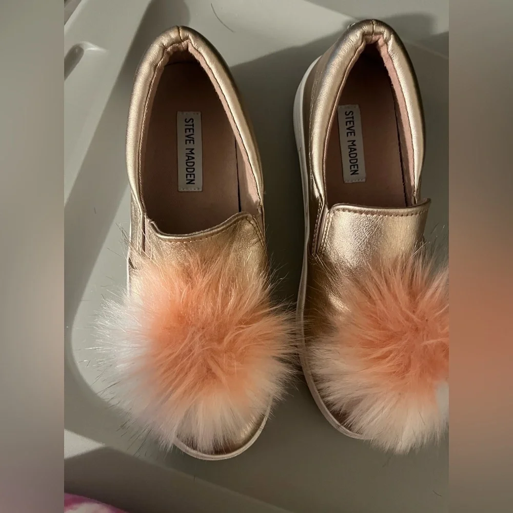 Steve Madden Women's Metallic Rose Gold Platform Pompom Slip On Shoes Pink 8